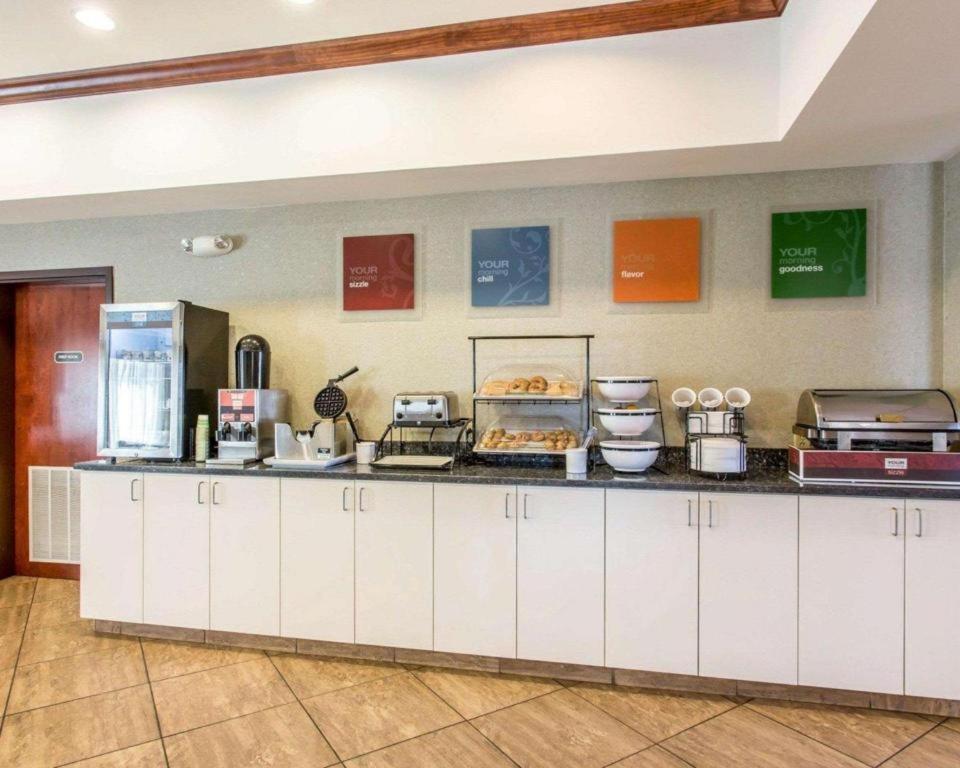 Comfort Inn & Suites Madisonville Εξωτερικό φωτογραφία