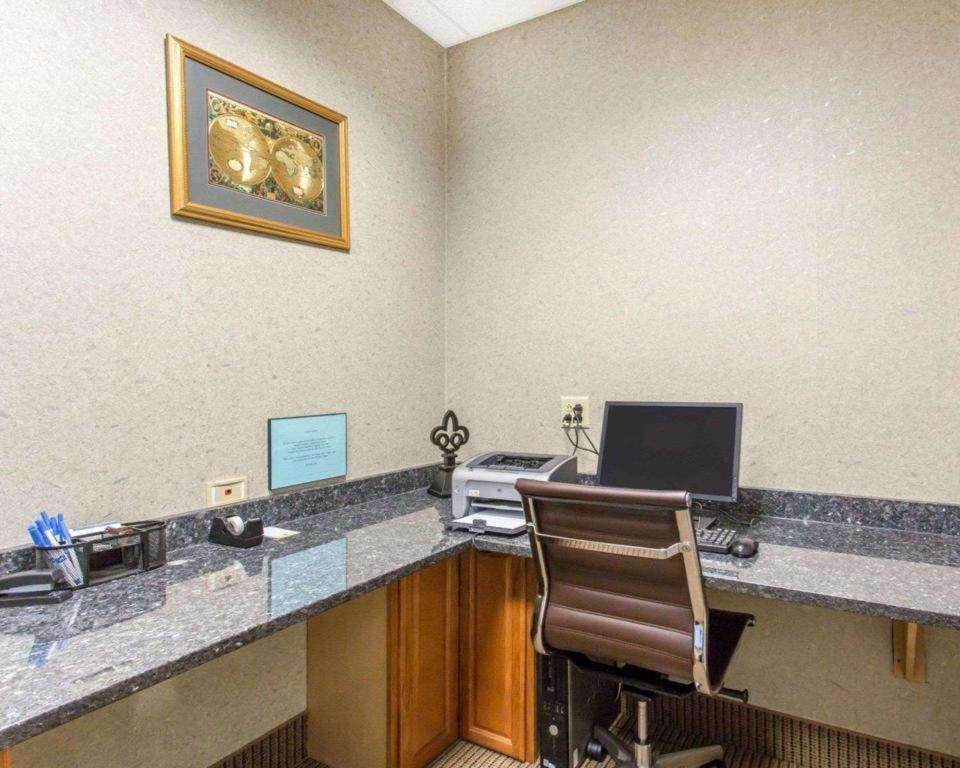 Comfort Inn & Suites Madisonville Εξωτερικό φωτογραφία