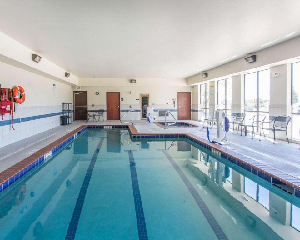 Comfort Inn & Suites Madisonville Εξωτερικό φωτογραφία