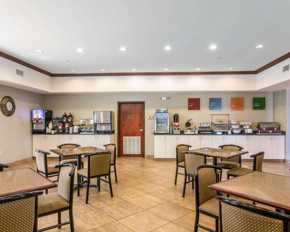 Comfort Inn & Suites Madisonville Εξωτερικό φωτογραφία