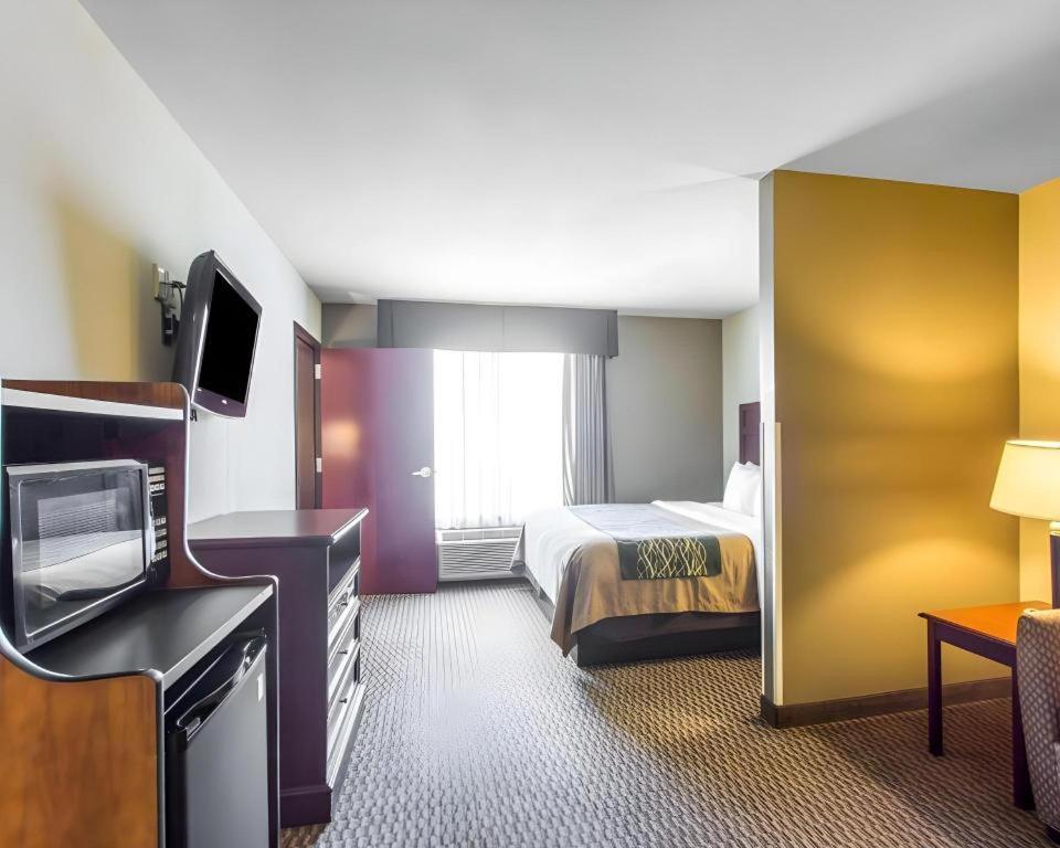 Comfort Inn & Suites Madisonville Εξωτερικό φωτογραφία