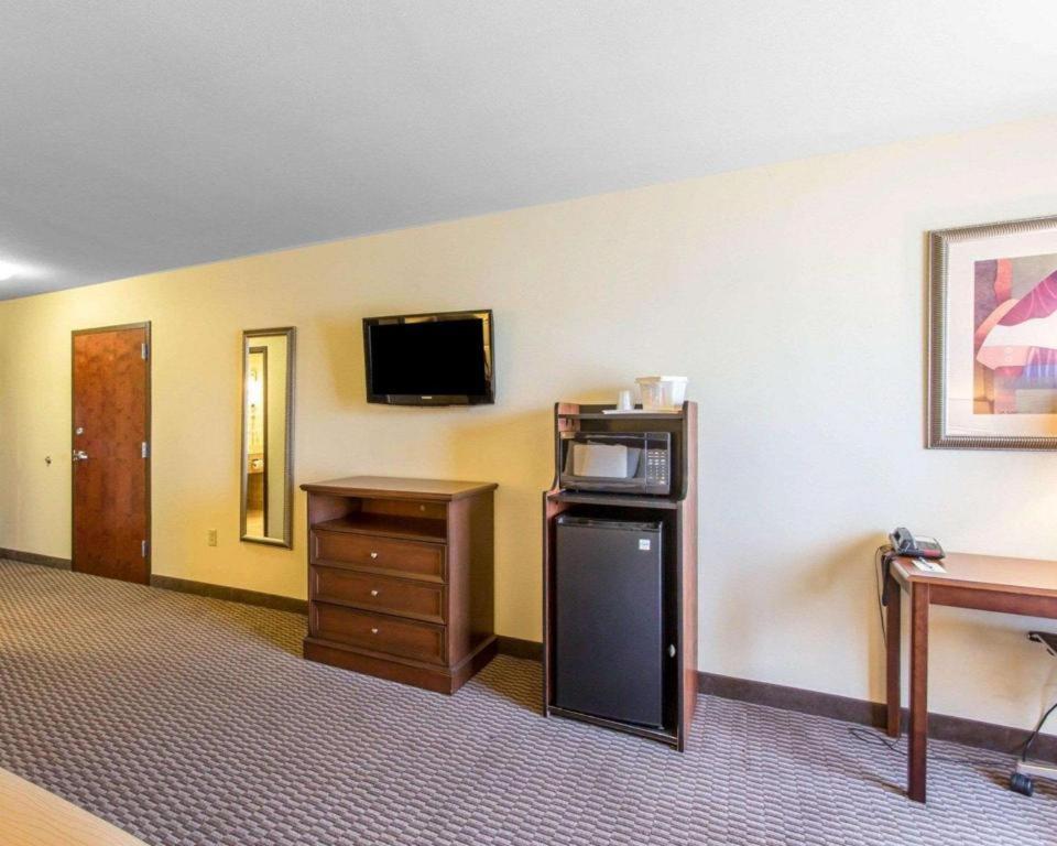 Comfort Inn & Suites Madisonville Εξωτερικό φωτογραφία