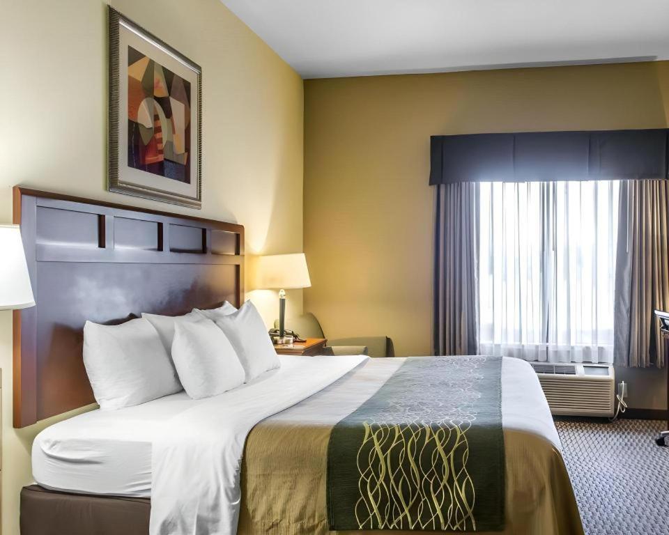 Comfort Inn & Suites Madisonville Εξωτερικό φωτογραφία