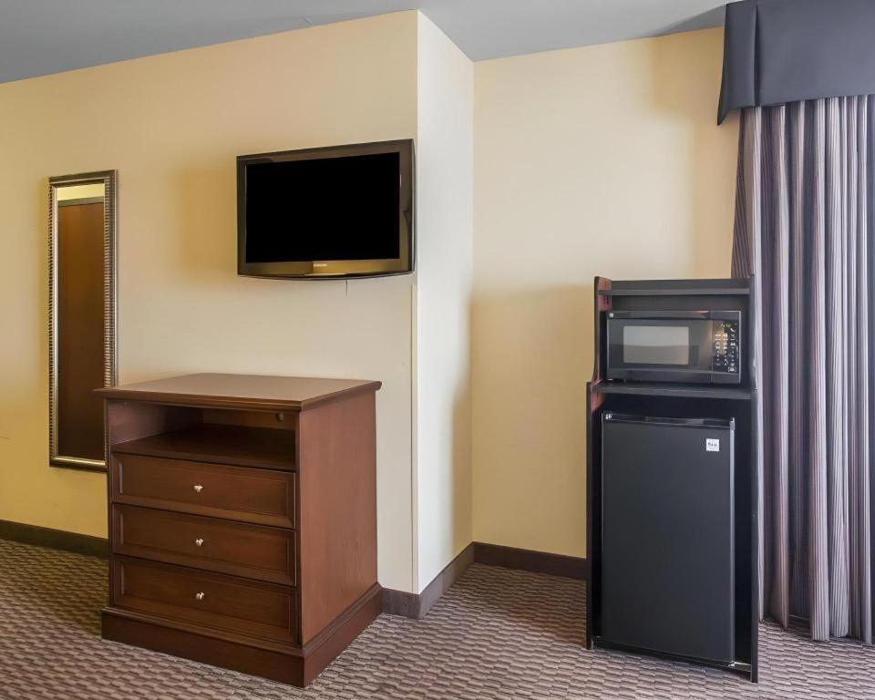 Comfort Inn & Suites Madisonville Εξωτερικό φωτογραφία