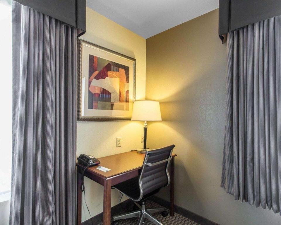 Comfort Inn & Suites Madisonville Εξωτερικό φωτογραφία