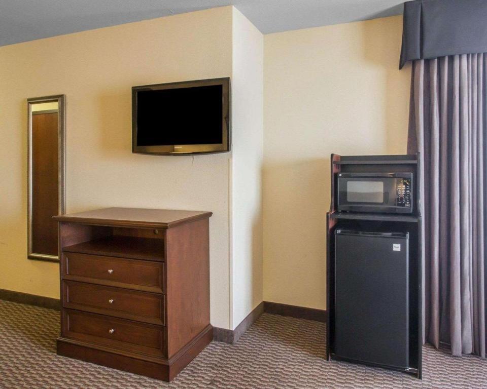 Comfort Inn & Suites Madisonville Εξωτερικό φωτογραφία