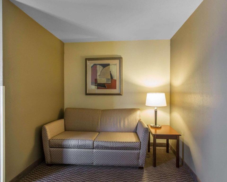 Comfort Inn & Suites Madisonville Εξωτερικό φωτογραφία
