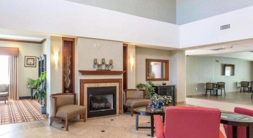 Comfort Inn & Suites Madisonville Εξωτερικό φωτογραφία