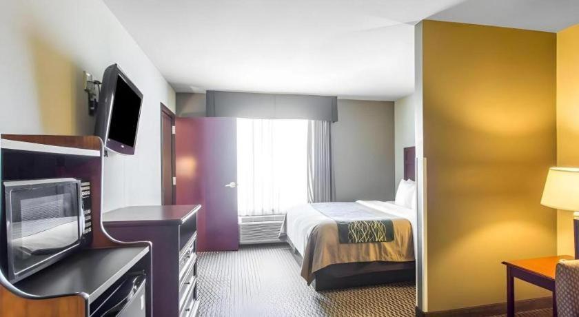 Comfort Inn & Suites Madisonville Εξωτερικό φωτογραφία