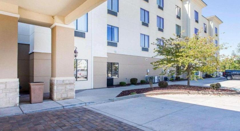 Comfort Inn & Suites Madisonville Εξωτερικό φωτογραφία